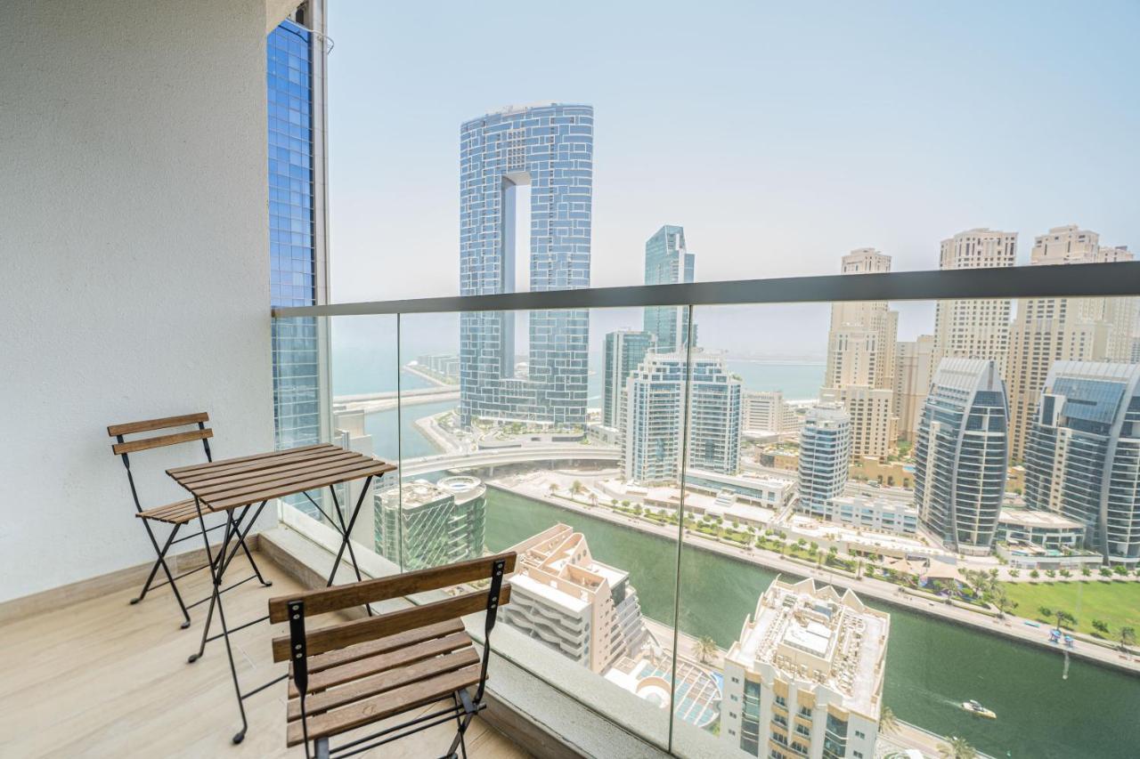 Fam Living - Marina Marvel - Studio Apartment With Breathtaking Views In Studio One Tower ดูไบ ภายนอก รูปภาพ
