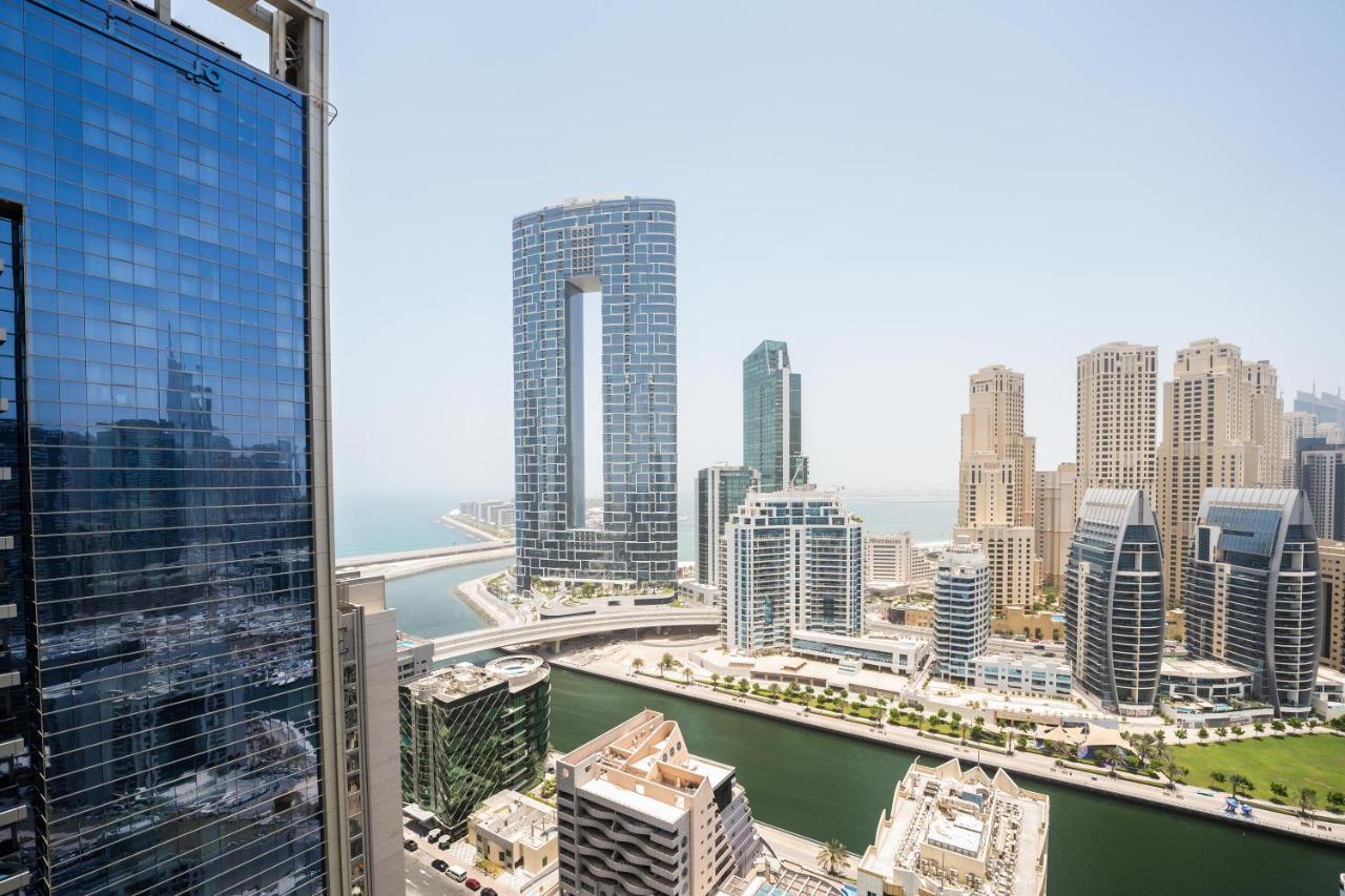 Fam Living - Marina Marvel - Studio Apartment With Breathtaking Views In Studio One Tower ดูไบ ภายนอก รูปภาพ