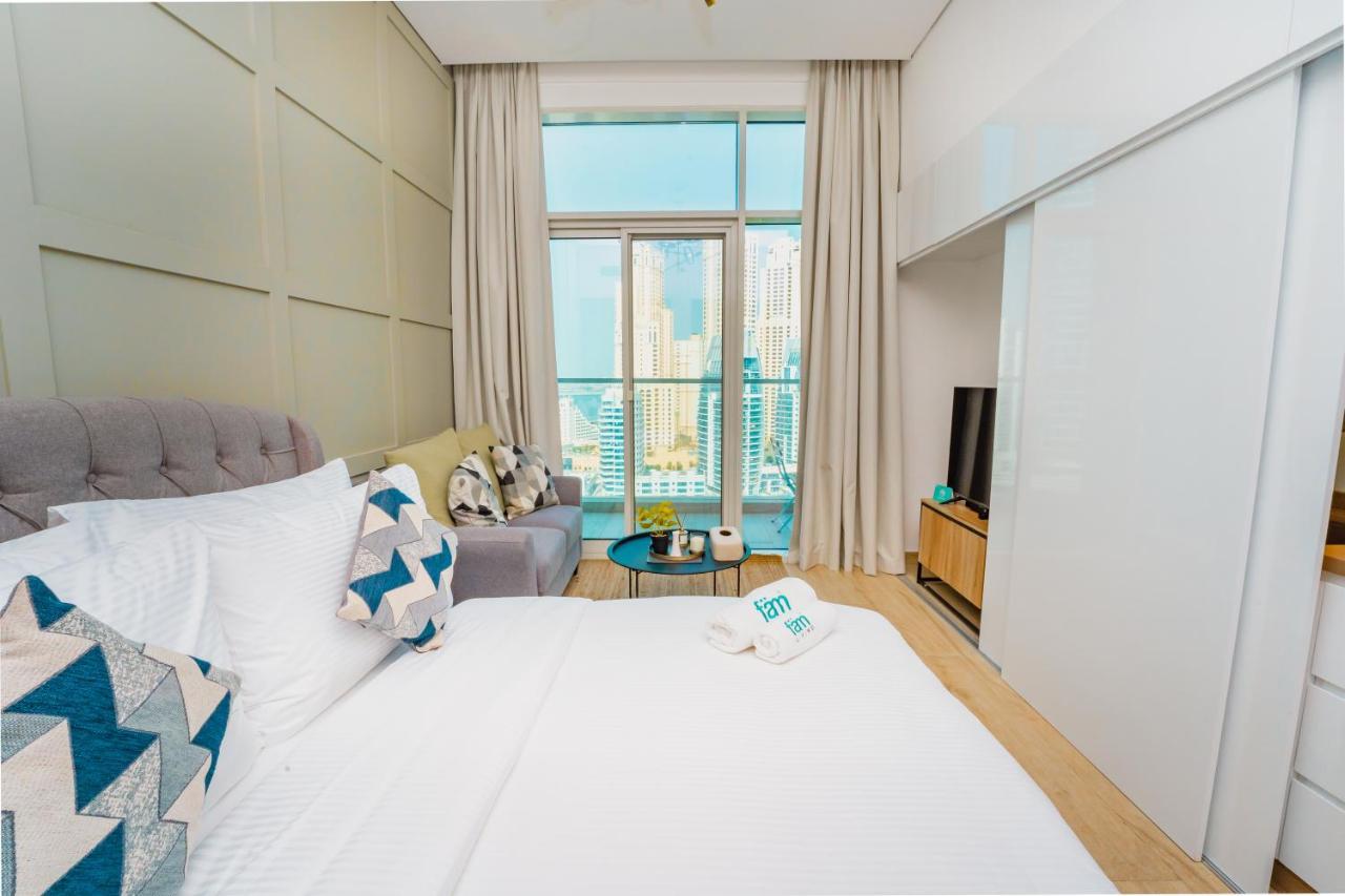 Fam Living - Marina Marvel - Studio Apartment With Breathtaking Views In Studio One Tower ดูไบ ภายนอก รูปภาพ
