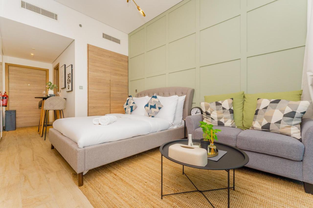 Fam Living - Marina Marvel - Studio Apartment With Breathtaking Views In Studio One Tower ดูไบ ภายนอก รูปภาพ