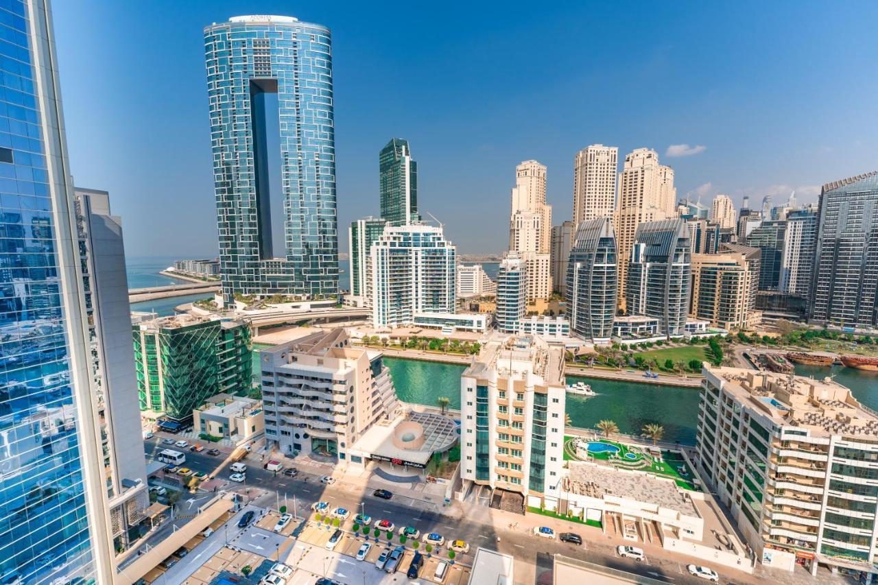 Fam Living - Marina Marvel - Studio Apartment With Breathtaking Views In Studio One Tower ดูไบ ภายนอก รูปภาพ
