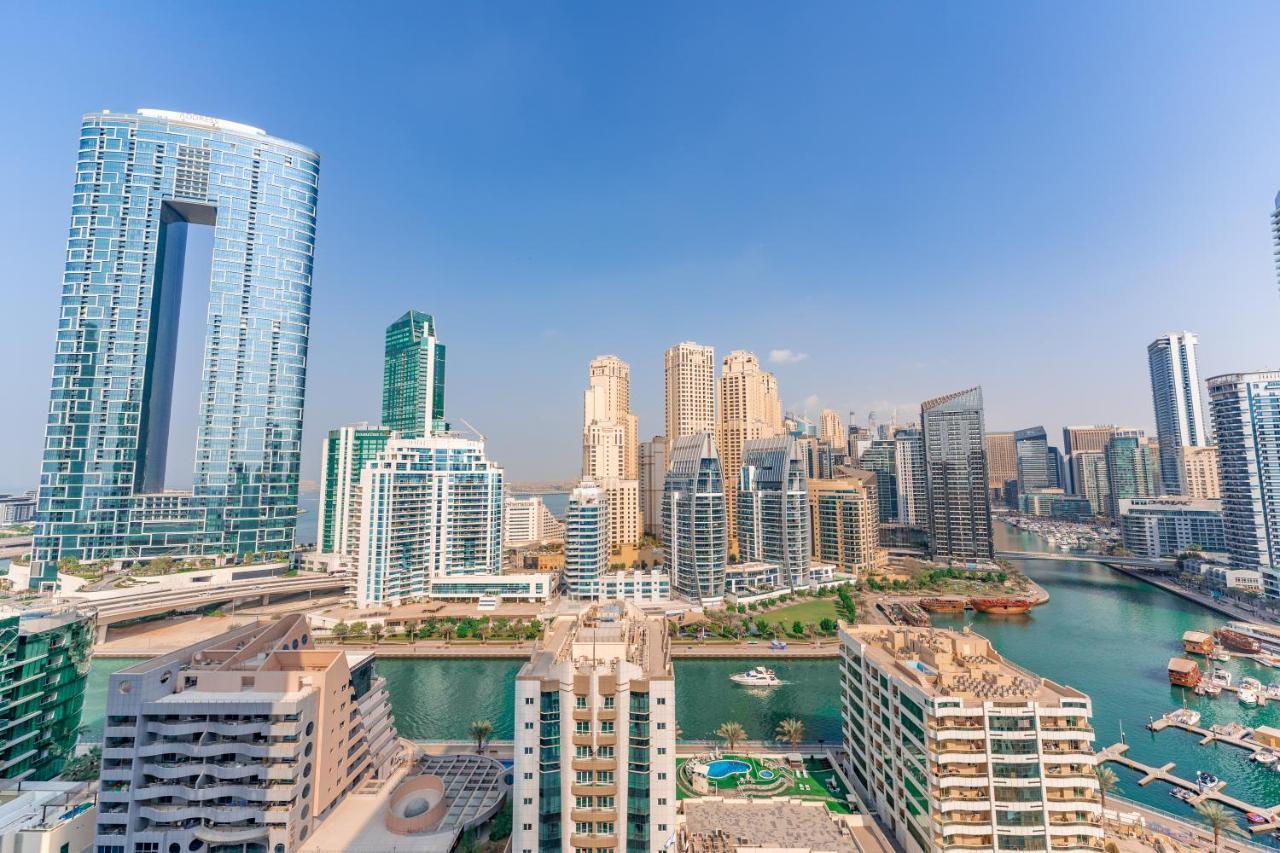 Fam Living - Marina Marvel - Studio Apartment With Breathtaking Views In Studio One Tower ดูไบ ภายนอก รูปภาพ